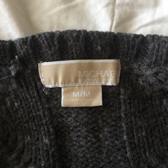 Michael Kors Short Sleeve Buttoned Sweater - Picture 4 of 5